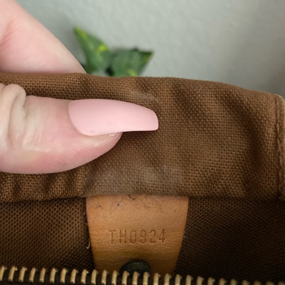 SOLD Authentic LV Speedy 25 - Picture 7 of 7